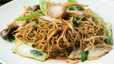 Vào bếp với công thức mì chay Yakisoba chua ngọt siêu hấp dẫn