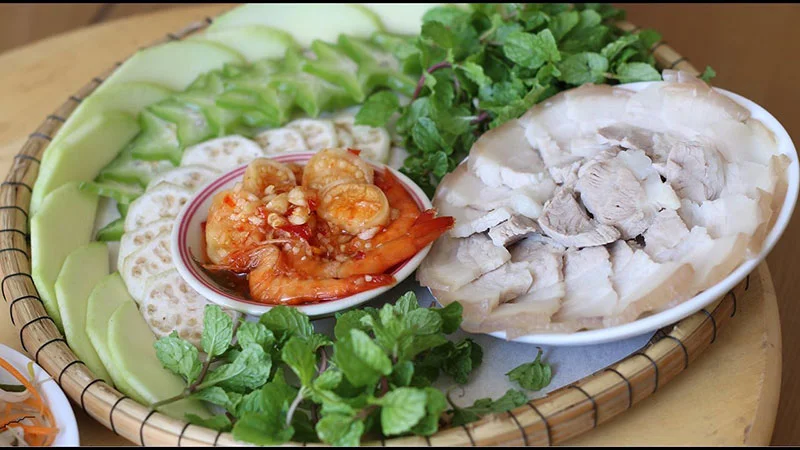 Hướng dẫn làm tôm chua Huế - đặc sản xứ thơ, ngon ngất ngây Có rất nhiều cách để ăn tôm chua.