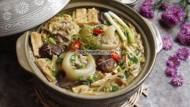Canh măng chân giò vẫn luôn là món ăn Tết đặc trưng của miền Bắc