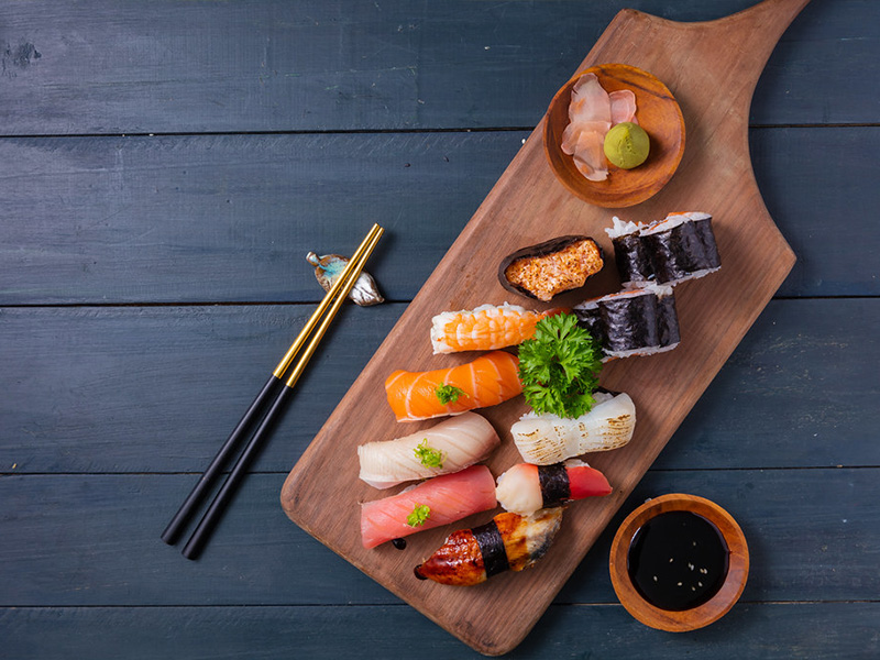 Cùng thưởng thức món sushi hương vị truyền thống Nhật