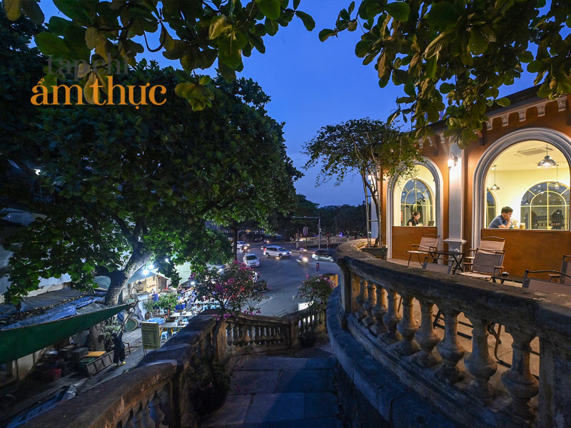 Quán cà phê đường tàu mới độc đáo và an toàn tại Hà Nội Quán cà phê đường tàu mới độc đáo và an toàn tại Hà Nội