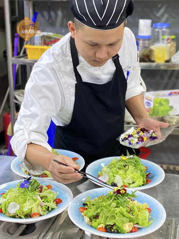 Chef Nguyễn Văn Minh và con đường nghệ thuật ẩm thực Việt Chef Nguyễn Văn Minh và con đường nghệ thuật ẩm thực Việt