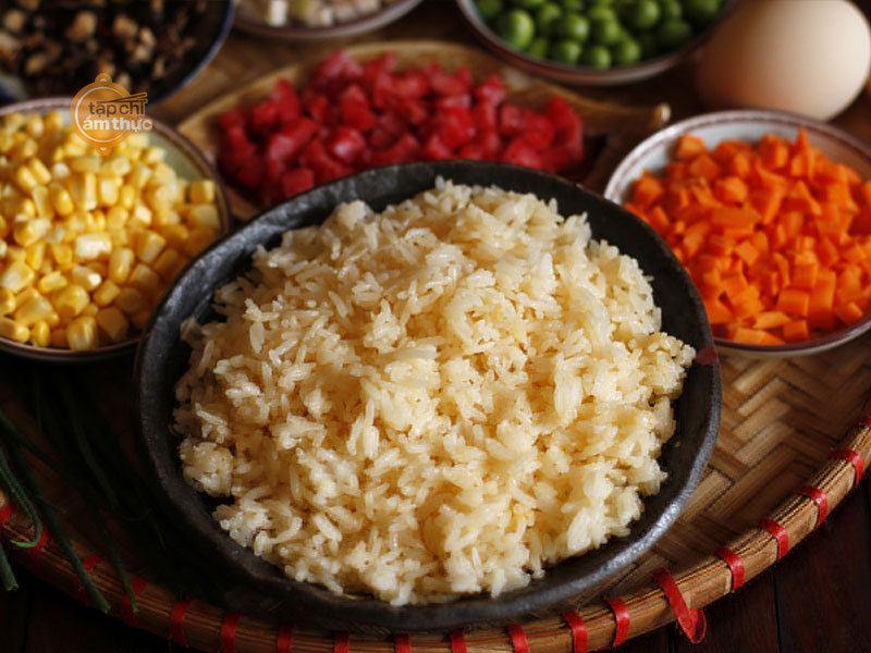 Khám phá món cơm rang Dương Châu độc đáo