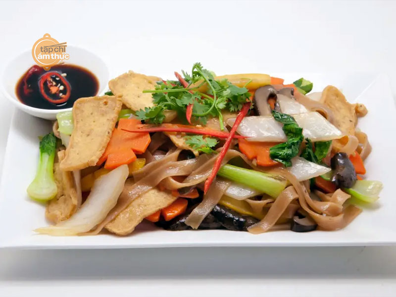 Bánh đa xào thịt - Món ăn dễ làm nhưng ngon khó cưỡng