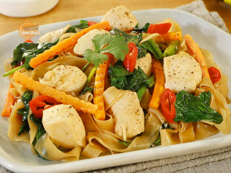 Bánh đa xào thịt - Món ăn dễ làm nhưng ngon khó cưỡng