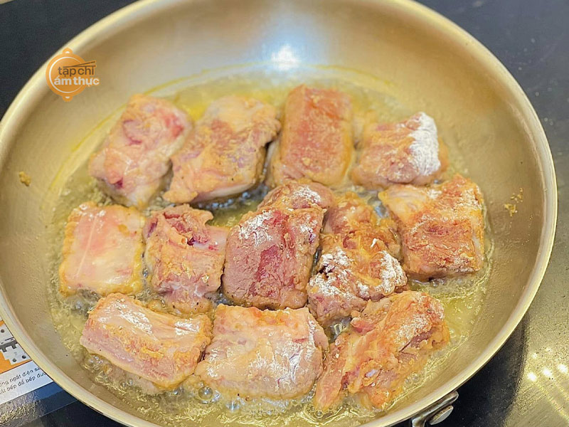 Hương vị hấp dẫn của sườn rim nước dừa