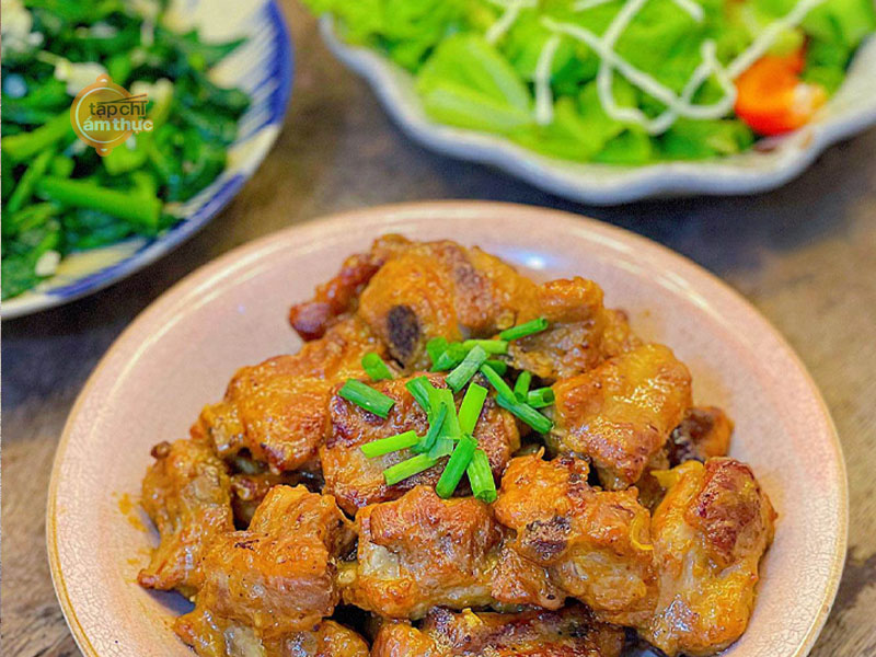 Hương vị hấp dẫn của sườn rim nước dừa Hương vị hấp dẫn của sườn rim nước dừa