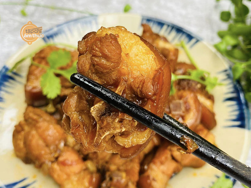 Món đuôi heo hầm bia - hương vị độc đáo Món đuôi heo hầm bia - hương vị độc đáo