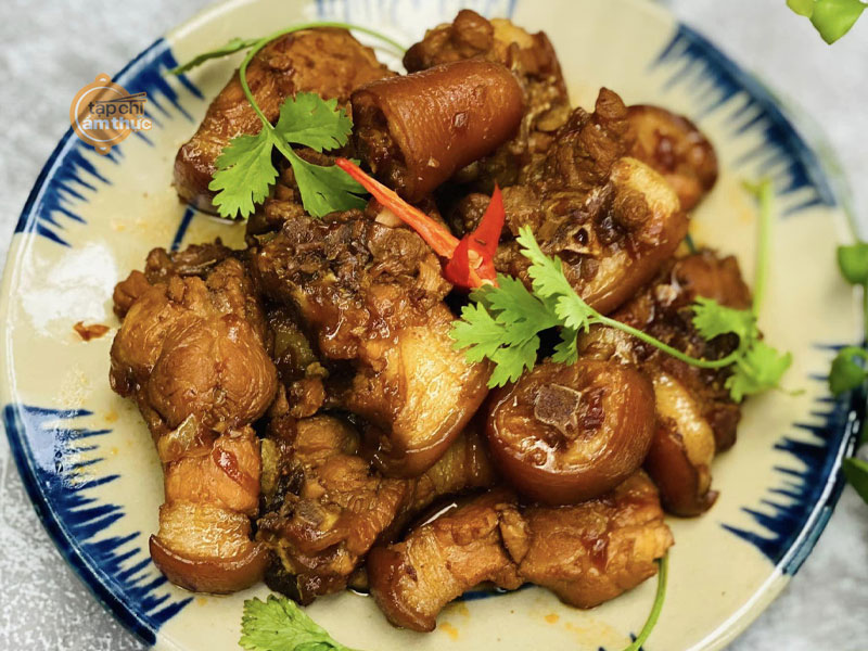 Món đuôi heo hầm bia - hương vị độc đáo Món đuôi heo hầm bia - hương vị độc đáo