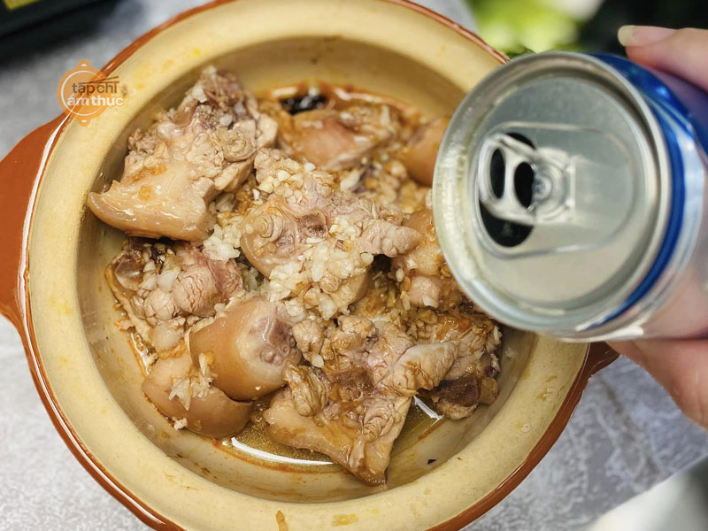 Món đuôi heo hầm bia - hương vị độc đáo Món đuôi heo hầm bia - hương vị độc đáo