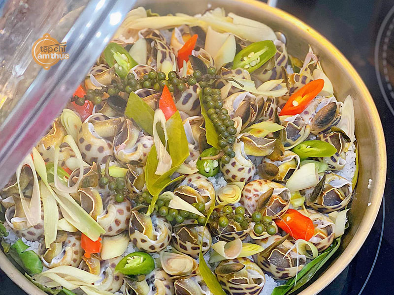 Món ốc hương hấp muối đậm đà và thơm ngon siêu cuốn