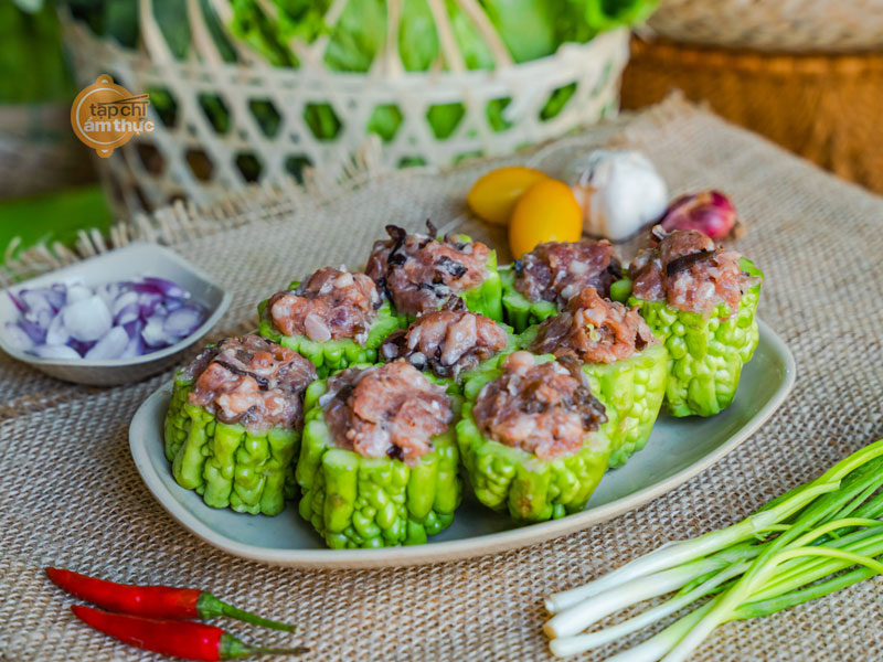 Mướp đắng nhồi thịt - Trải nghiệm ẩm thực độc đáo Mướp đắng nhồi thịt - Trải nghiệm ẩm thực độc đáo