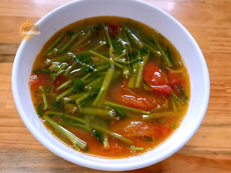 Món canh chua tôm rau muống mới lạ