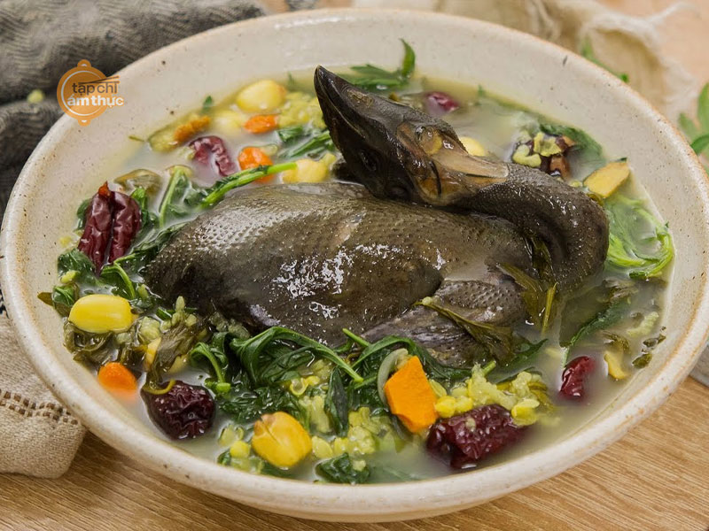 Món Gà Hầm Ngải Cứu cho ngày mưa bão