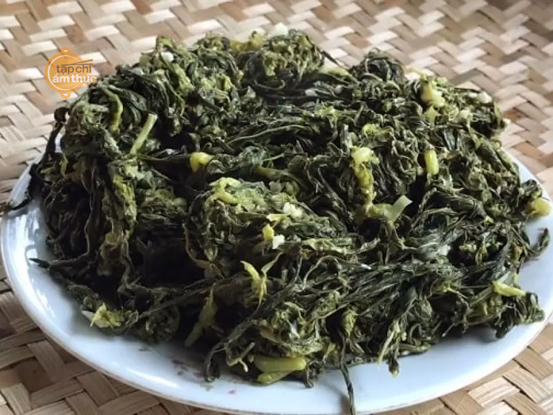 Rau sắn muối chua món ăn mộc mạc dân dã