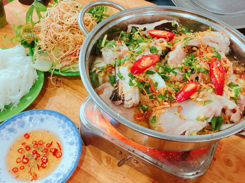 Lẩu cá đuối mang hương biển ngon khó cưỡng Lẩu cá đuối mang hương biển ngon khó cưỡng