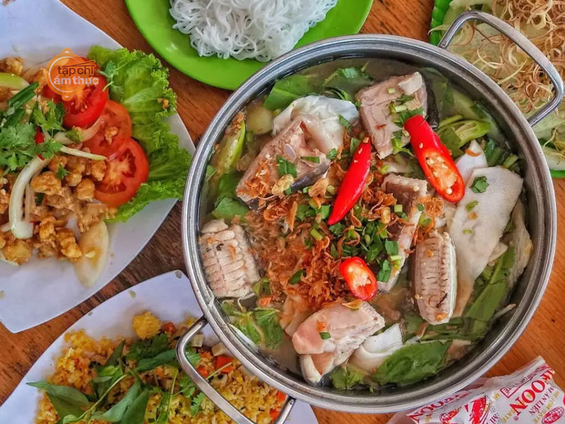 Lẩu cá đuối mang hương biển ngon khó cưỡng Lẩu cá đuối mang hương biển ngon khó cưỡng