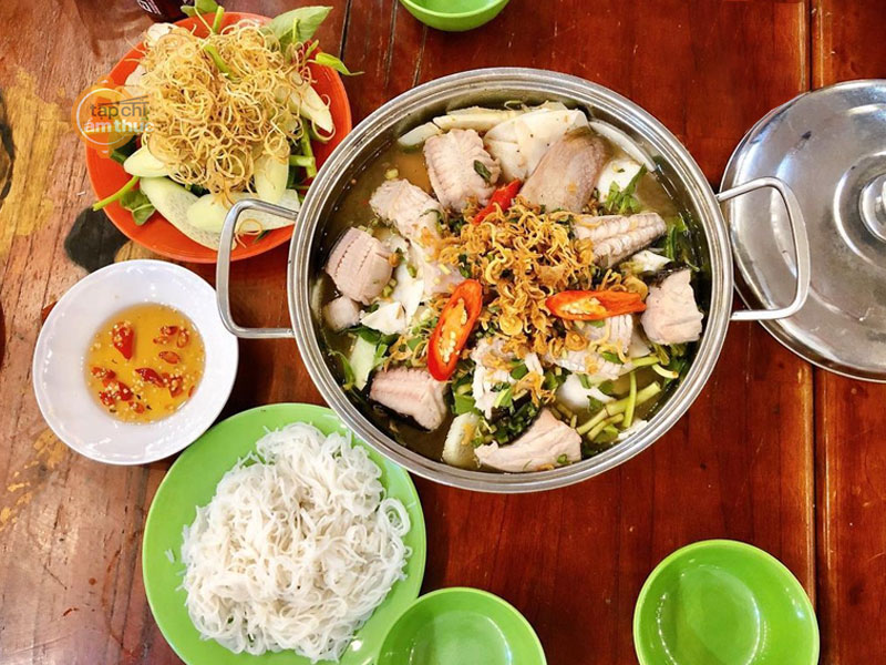 Lẩu cá đuối mang hương biển ngon khó cưỡng Lẩu cá đuối mang hương biển ngon khó cưỡng