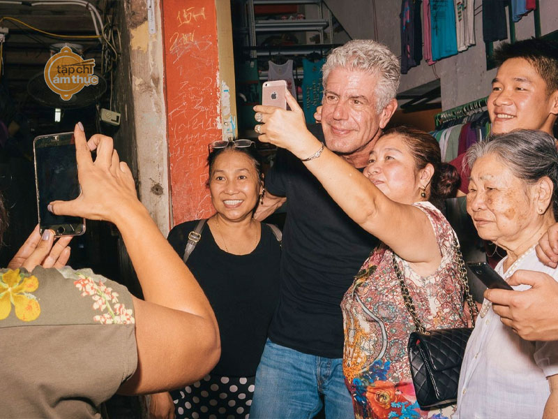 Anthony Bourdain: Huyền thoại ẩm thực và cuộc phiêu lưu
