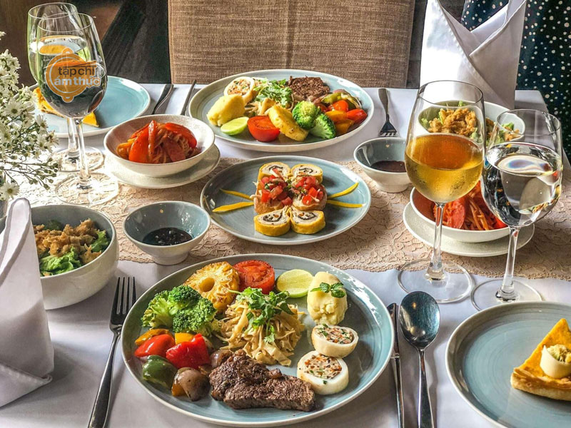 Tinh hoa Ẩm thực Việt ngày càng tỏa sáng từ những đầu bếp giỏi Tinh hoa Ẩm thực Việt ngày càng tỏa sáng từ những đầu bếp giỏi