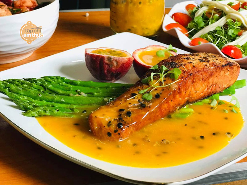 Cá áp chảo sốt chanh dây hấp dẫn và giàu dinh dưỡng
