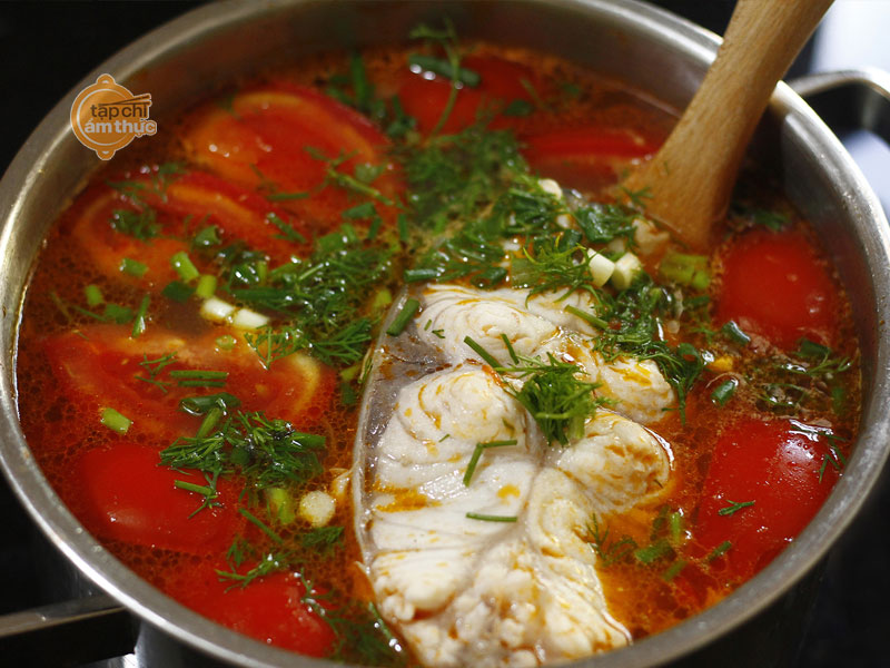 Canh cá nấu quả dọc theo kiểu miền Bắc