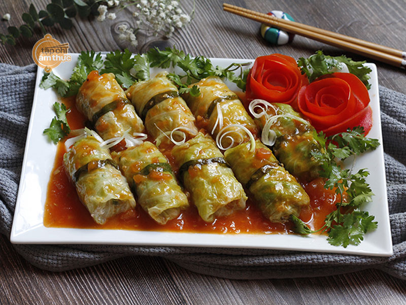 Món bắp cải cuốn thịt sốt cà chua ngon và bổ dưỡng