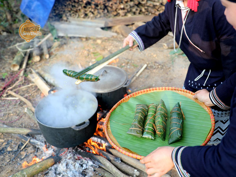 Làm bánh tro ngày Tết ở thôn Gáo Làm bánh tro ngày Tết ở thôn Gáo