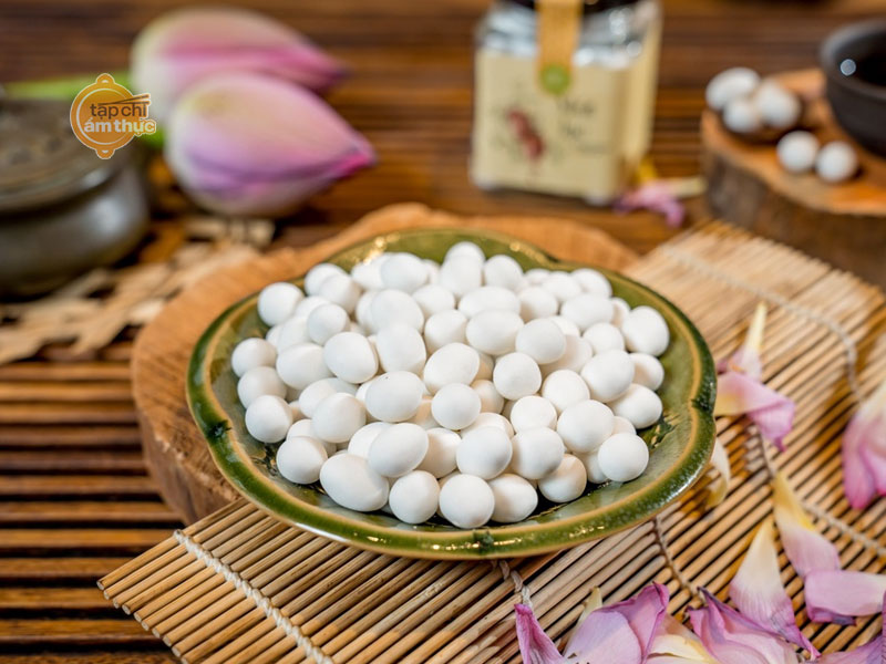 Mứt Tết bát bảo - Món ăn vặt ngày Tết không thể thiếu