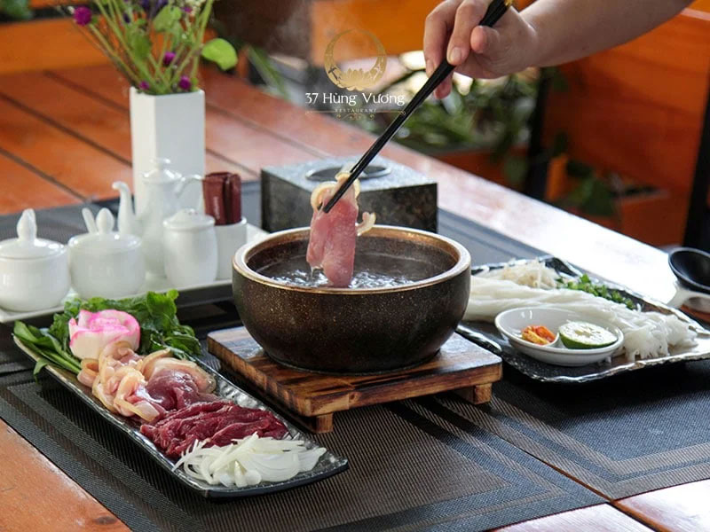 Phở Bát Đá 37 – Tinh Hoa Ẩm Thực Hà Thành tại Slo.Villa Restaurant