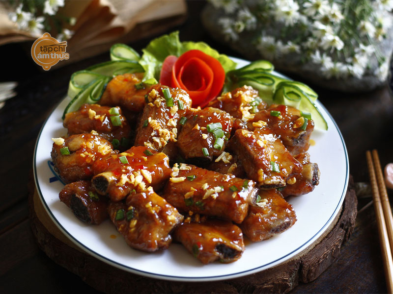 Sườn chiên nước mắm – Hương vị mùa hè qua vị giác Sườn chiên nước mắm – Hương vị mùa hè qua vị giác