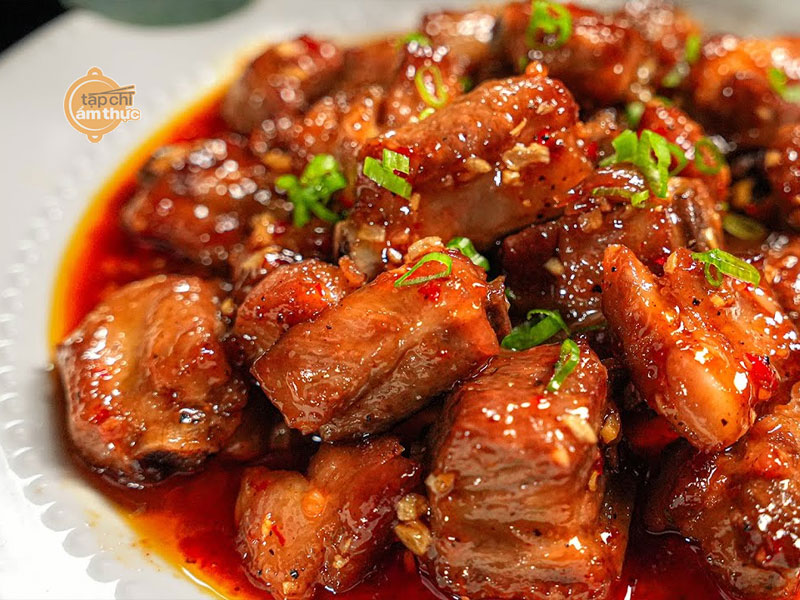 Sườn chiên nước mắm – Hương vị mùa hè qua vị giác Sườn chiên nước mắm – Hương vị mùa hè qua vị giác