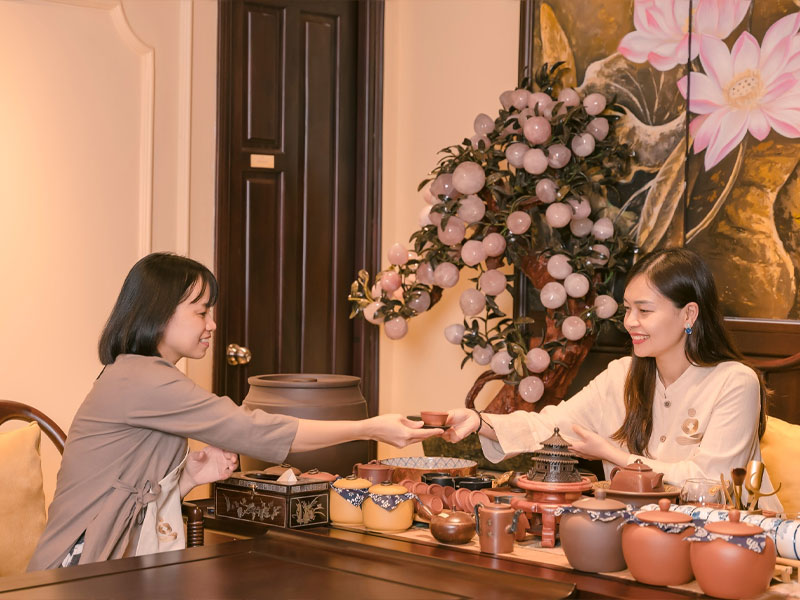 Trà đạo mùa Vu Lan – Gieo mầm yêu thương qua từng chén trà Trà đạo mùa Vu Lan – Gieo mầm yêu thương qua từng chén trà