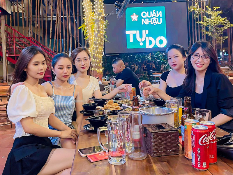 Quán nhậu Tự Do – nơi nhậu không chỉ để say mà để sống hết mình Quán nhậu Tự Do – nơi nhậu không chỉ để say mà để sống hết mình