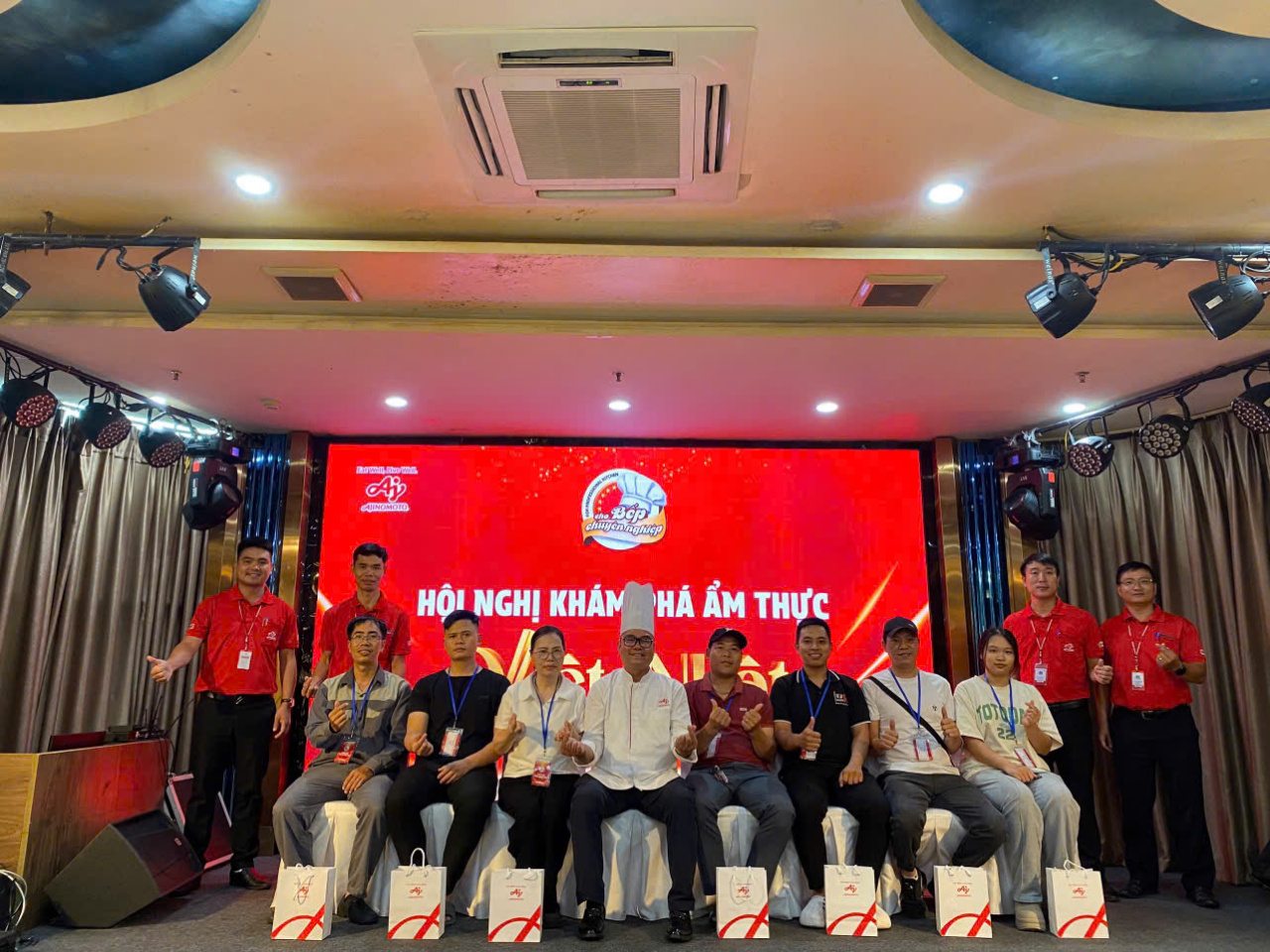 Nghệ nhân Văn hóa Ẩm thực Phạm Văn Hiếu: Người con Đất Cảng và sứ mệnh Mang chuông đi đánh xứ người Hội nghị khám phá ẩm thực