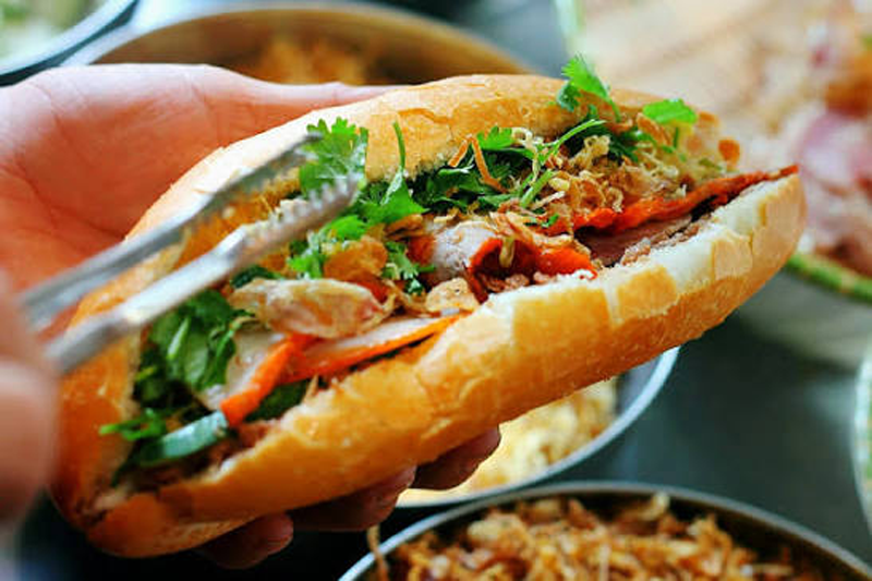 Bánh Mì Pate: Đại Sứ Ẩm Thức Mới Của Việt Nam với Bạn Bè Quốc Tế Món ăn quen thuộc tại Việt Nam