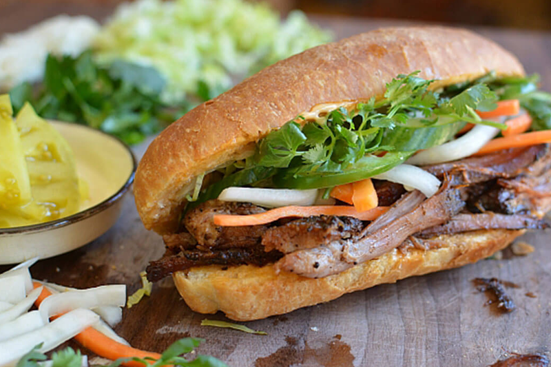 Bánh Mì Pate: Đại Sứ Ẩm Thức Mới Của Việt Nam với Bạn Bè Quốc Tế Bạn nên thưởng thức bánh mì pate Việt Nam