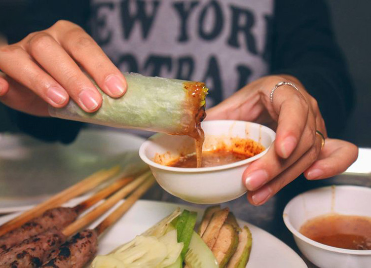 Nem Lụi Huế: Món Quà Xứ Thơ Khiến Ai Thử Qua Cũng Phải Say Lòng Hương vị thơm ngon của Nem Lụi